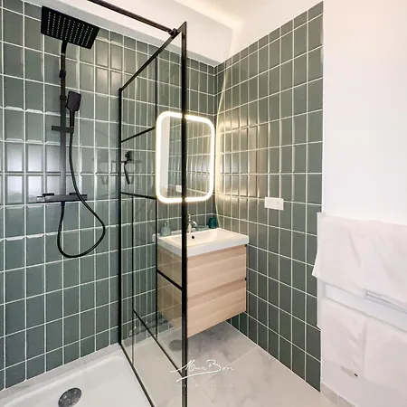 Dans Le Coeur Du Centre-ville De A 300 M Du Port Apartamento *